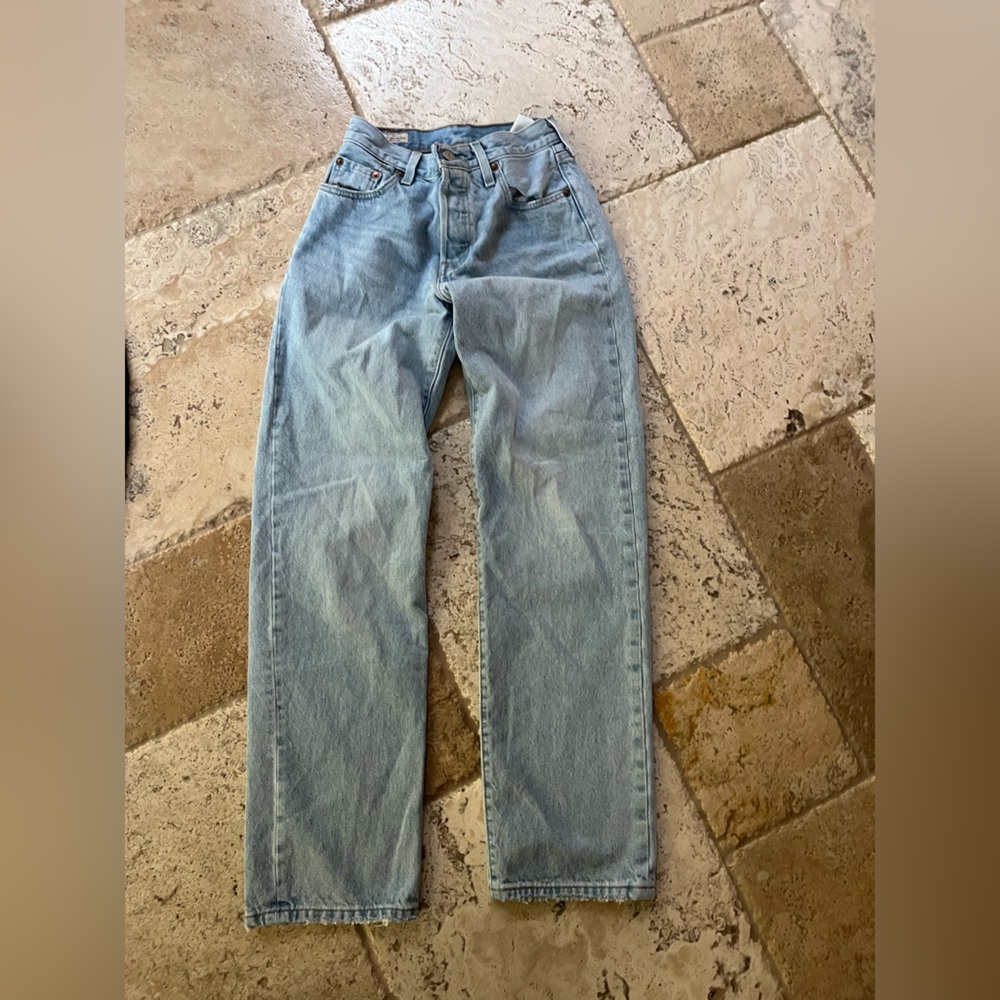 LEVIS JEANS